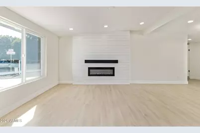 4936 W Highland Avenue W, Phoenix, AZ 85031 - Photo 9