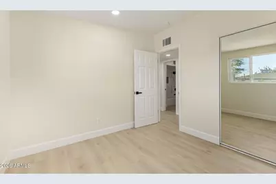 4936 W Highland Avenue W, Phoenix, AZ 85031 - Photo 21