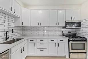 4936 W Highland Ave W, Phoenix, AZ 85031 - Photo 11