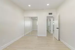 4936 W Highland Ave W, Phoenix, AZ 85031 - Photo 15