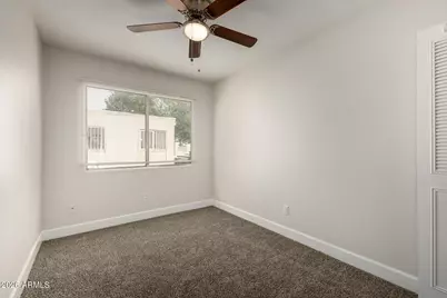 4267 N 68th Lane, Phoenix, AZ 85033 - Photo 19