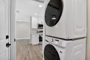 2355 W Waltann Ln, Phoenix, AZ 85023 - Photo 9