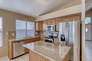 21634 N 44th Pl, Phoenix, AZ 85050 - Photo 9