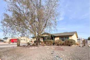 10388 W Fernando Dr, Arizona City, AZ 85123 - Photo 3
