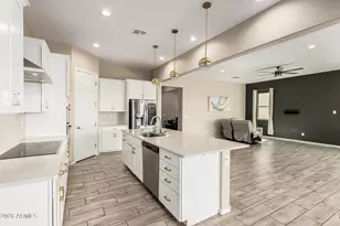 7528 W Warner St, Phoenix, AZ 85043 - Photo 5