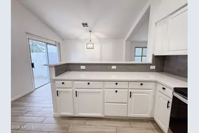 12030 N 40th Way, Phoenix, AZ 85028 - Photo 13