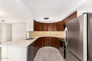 3713 E Glenrosa Ave, Phoenix, AZ 85018 - Photo 17