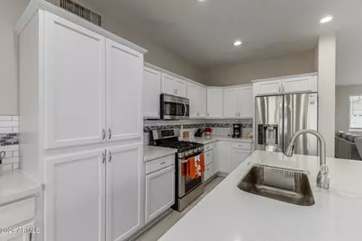 17988 W Deneen Way, Surprise, AZ 85374 - Photo 11