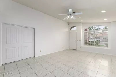 3525 E Wickieup Lane, Phoenix, AZ 85050 - Photo 7