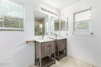 3525 E Wickieup Lane, Phoenix, AZ 85050 - Photo 23