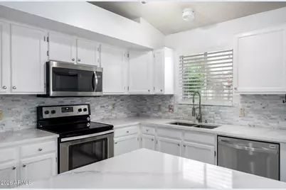 3525 E Wickieup Lane, Phoenix, AZ 85050 - Photo 19