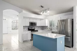 3525 E Wickieup Ln, Phoenix, AZ 85050 - Photo 17