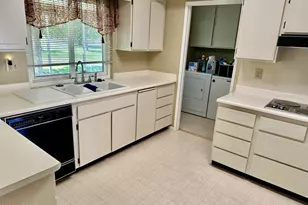 15430 N Lakeforest Dr, Sun City, AZ 85351 - Photo 5