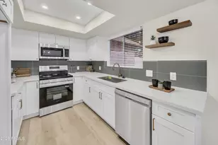 4821 W Loma Ln, Glendale, AZ 85302 - Photo 1