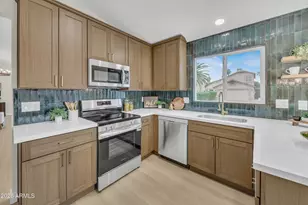 3109 E Kerry Ln, Phoenix, AZ 85050 - Photo 11