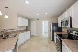 2255 E Parkside Ln, Phoenix, AZ 85024 - Photo 9