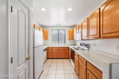 8746 W Lisbon Lane, Peoria, AZ 85381 - Photo 3