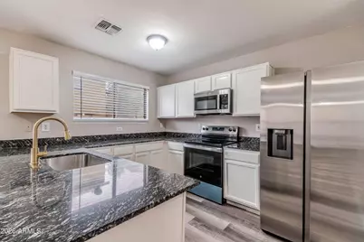 9425 W Wilshire Avenue, Phoenix, AZ 85037 - Photo 9