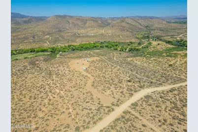 000 S Wagoner Road #D, Congress, AZ 85332 - Photo 3