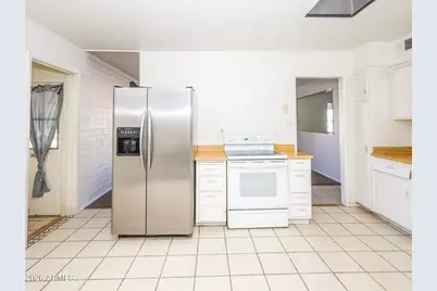 10929 W Cherry Hills Drive W, Sun City, AZ 85351 - Photo 11