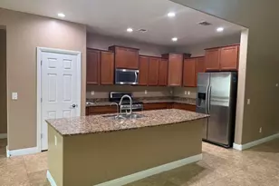 10743 W Desert Elm Ln, Peoria, AZ 85383 - Photo 15