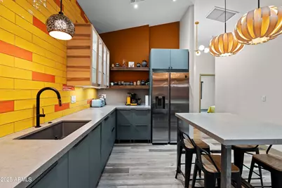 358 E Whitton Avenue, Phoenix, AZ 85012 - Photo 13