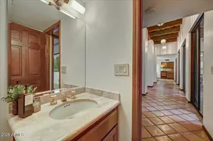 2550 E Denton Ln, Phoenix, AZ 85016 - Photo 25