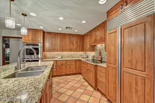 2550 E Denton Ln, Phoenix, AZ 85016 - Photo 11