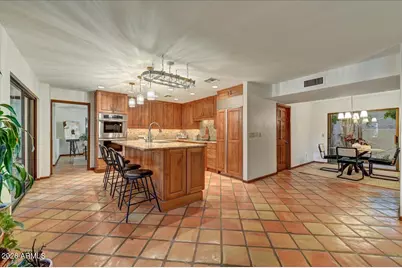 2550 E Denton Lane, Phoenix, AZ 85016 - Photo 13