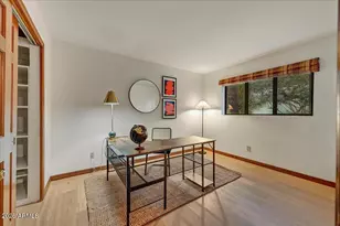 2550 E Denton Ln, Phoenix, AZ 85016 - Photo 23