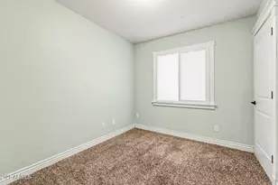 409 E Pegasus Dr, Tempe, AZ 85283 - Photo 21