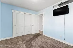 409 E Pegasus Dr, Tempe, AZ 85283 - Photo 19