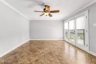 409 E Pegasus Dr, Tempe, AZ 85283 - Photo 11
