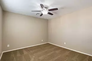 1958 W Busoni Pl, Phoenix, AZ 85023 - Photo 9