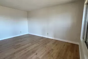 3826 W Flynn Ln, Phoenix, AZ 85019 - Photo 7