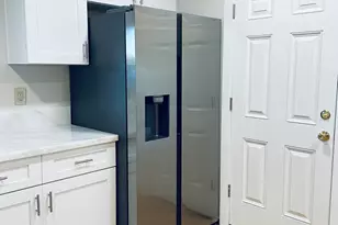 3826 W Flynn Ln, Phoenix, AZ 85019 - Photo 5