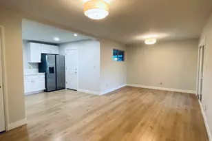 3826 W Flynn Ln, Phoenix, AZ 85019 - Photo 9