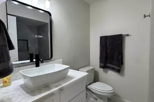 3826 W Flynn Ln, Phoenix, AZ 85019 - Photo 13