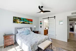 1015 E Becker Ln, Phoenix, AZ 85020 - Photo 15