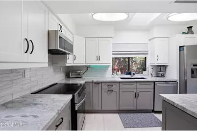 1015 E Becker Lane, Phoenix, AZ 85020 - Photo 11