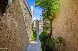 1015 E Becker Ln, Phoenix, AZ 85020 - Photo 25