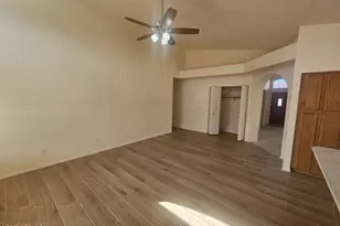 7873 W Adobe Dr, Glendale, AZ 85308 - Photo 9