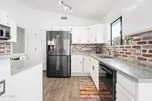 2846 E Redwood Ln, Phoenix, AZ 85048 - Photo 9