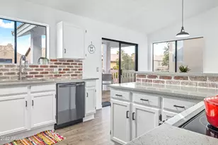 2846 E Redwood Ln, Phoenix, AZ 85048 - Photo 11