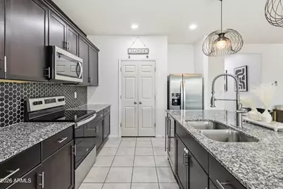 4824 S 111th Avenue, Tolleson, AZ 85353 - Photo 13