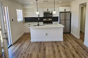 827 E Marlette Ave, Phoenix, AZ 85014 - Photo 1