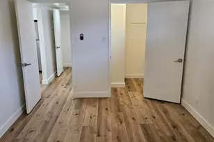 827 E Marlette Ave, Phoenix, AZ 85014 - Photo 9