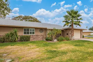 9402 W Long Hills Dr, Sun City, AZ 85351 - Photo 5