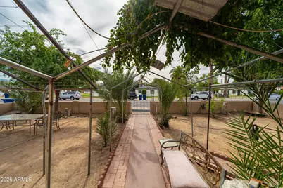 2416 E Clarendon Avenue, Phoenix, AZ 85016 - Photo 29
