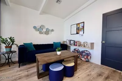 214 E Monterey Way, Phoenix, AZ 85012 - Photo 11